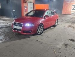 Utilizat 2005 Audi A4 Berlinǎ | 2.100 EUR (Preț bun)