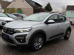 Gri Utilizat 2022 Dacia Sandero Stepway Hatchback | 16.480 EUR