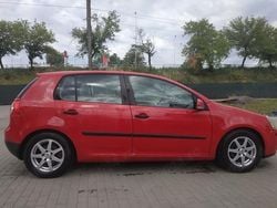 Rosu Utilizat 2004 VW Golf V Berlinǎ | 2.350 EUR (Preț OK)