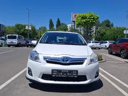 Alb Utilizat 2011 Toyota Auris Hybrid Hatchback | 4.500 EUR (Super Preț)