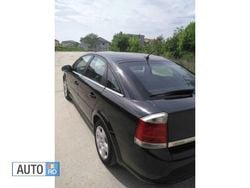 Negru Utilizat 2006 Opel Vectra Hatchback | 4.000 EUR