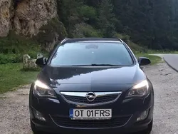 Negru Utilizat 2012 Opel Astra Sport Break | 6.450 EUR (Scump)