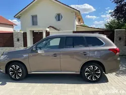 Utilizat 2015 Mitsubishi Outlander P-HEV SUV | 15.500 EUR (Preț OK)
