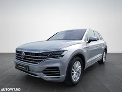 Gri mediu normal Utilizat 2018 VW Touareg Elegance SUV | 34.500 EUR (Preț OK)