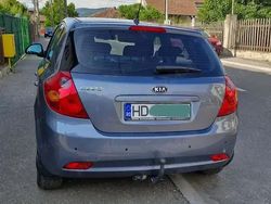 Albastru Utilizat 2010 Kia Ceed 2 Hatchback | 4.590 EUR (Scump)
