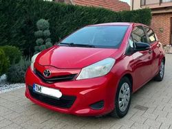 Rosu Utilizat 2012 Toyota Yaris Berlinǎ | 4.100 EUR