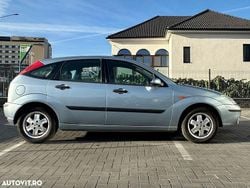 Culoarealbastru Utilizat 2004 Ford Focus Viva Hatchback | 1.340 EUR (Preț bun)