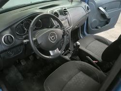 Albastru Utilizat 2012 Dacia Sandero Hatchback | 2.999 EUR (Preț bun)