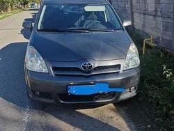 Culoaremaro Utilizat 2006 Toyota Corolla Verso Monovolum | 1.500 EUR