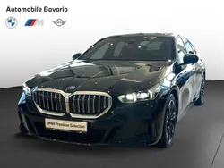 Negru sapphire metalizat Utilizat 2024 BMW 530e Comfort Edition Berlinǎ | 61.023 EUR (Scump)
