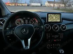 Utilizat 2012 Mercedes 220 Berlinǎ | 7.600 EUR