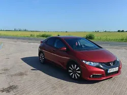 Rosu Utilizat 2014 Honda Civic Comfort Hatchback | 6.990 EUR (Preț OK)