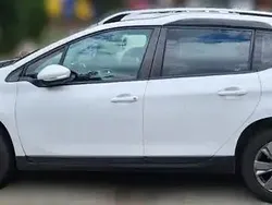 Alb Utilizat 2018 Peugeot 2008 SUV | 11.900 EUR (Puțin scump)