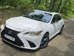 Alb Utilizat 2020 Lexus ES300H Sport Line Berlinǎ | 26.900 EUR