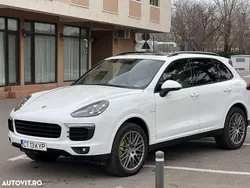 Alb Utilizat 2017 Porsche Cayenne S E-Hybrid SUV | 32.800 EUR