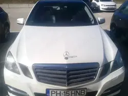 Alb Utilizat 2010 Mercedes E220 Berlinǎ | 5.500 EUR