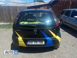 Negru Utilizat 2004 Opel Corsa Hatchback | 1.000 EUR (Preț bun)