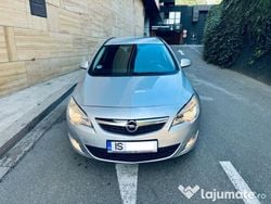 Gri Utilizat 2012 Opel Astra Break | 4.600 EUR (Puțin scump)