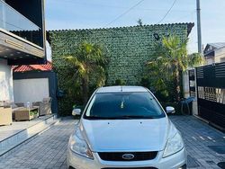 Culoareargint Utilizat 2011 Ford Focus Break | 2.399 EUR (Preț bun)