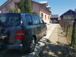 Utilizat 2005 VW Touran Monovolum | 2.000 EUR (Preț OK)