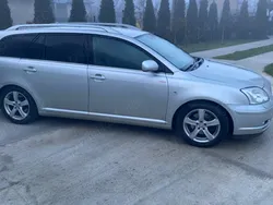 Gri Utilizat 2005 Toyota Avensis Break | 2.000 EUR