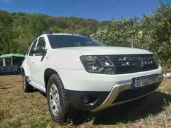 Alb Utilizat 2014 Dacia Duster SUV | 6.500 EUR (Preț bun)