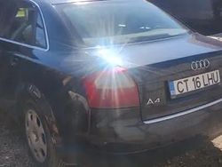 Utilizat 2004 Audi A4 Berlinǎ | 1.700 EUR