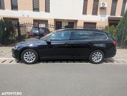 Culoarenegru Utilizat 2023 VW Passat Comfortline Berlinǎ | 19.500 EUR (Preț bun)