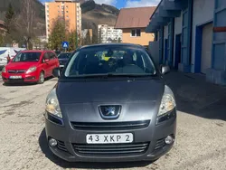 Gri Utilizat 2011 Peugeot 5008 Monovolum | 3.500 EUR