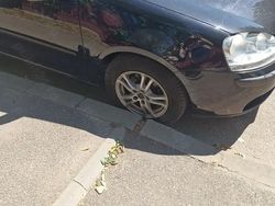 Negru Utilizat 2006 VW Golf V Hatchback | 3.000 EUR (Preț OK)