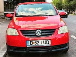 Rosu Utilizat 2010 VW Fox Hatchback | 1.999 EUR