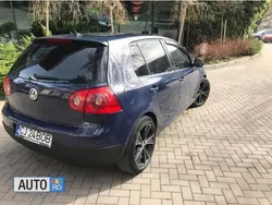 Albastru metalizat Utilizat 2005 VW Golf IV Hatchback | 4.400 EUR (Scump)