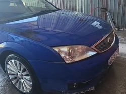 Utilizat 2004 Ford Mondeo Berlinǎ | 5.500 EUR