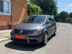 Bej Utilizat 2005 VW Golf V Hatchback | 3.650 EUR (Puțin scump)