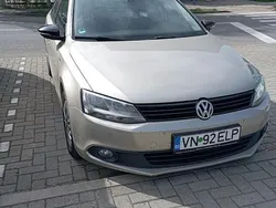 Gri Utilizat 2012 VW Jetta Berlinǎ | 6.100 EUR (Preț OK)