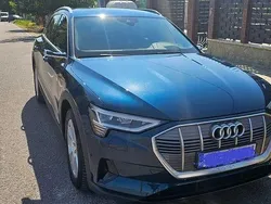 Culoarealbastru Utilizat 2020 Audi e-tron S-Line SUV | 38.870 EUR (Super Preț)