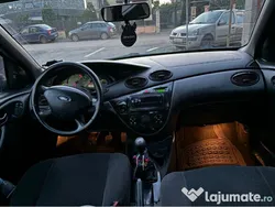 Utilizat 2003 Ford Focus Hatchback | 850 EUR (Preț bun)