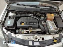 Gri Utilizat 2004 Opel Astra Hatchback | 1.900 EUR (Puțin scump)