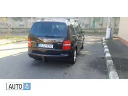 Negru Utilizat 2003 VW Touran Monovolum | 3.000 EUR (Preț OK)