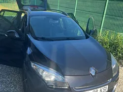 Culoarenegru Utilizat 2012 Renault Mégane GrandTour Expression Break | 4.370 EUR (Preț bun)