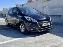 Albastru Utilizat 2018 Peugeot 208 Active Hatchback | 6.900 EUR (Preț bun)