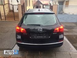 Negru Utilizat 2013 Opel Astra Break | 8.900 EUR