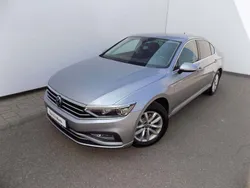 Gri deschis metalic perleffect Utilizat 2021 VW Passat Comfortline | 22.950 EUR (Preț OK)