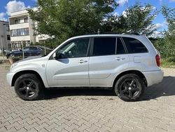 Argintiu Utilizat 2005 Toyota RAV4 SUV | 4.450 EUR
