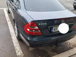 Utilizat 2005 Mercedes 220 Berlinǎ | 3.500 EUR