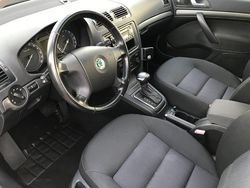 Verde Utilizat 2007 Skoda Octavia Berlinǎ | 4.990 EUR (Scump)