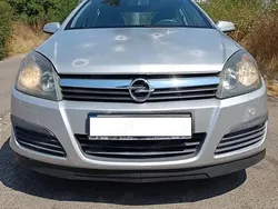 Gri Utilizat 2006 Opel Astra Hatchback | 1.200 EUR (Preț bun)