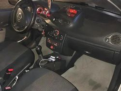 Utilizat 2011 Renault Clio III Hatchback | 3.000 EUR