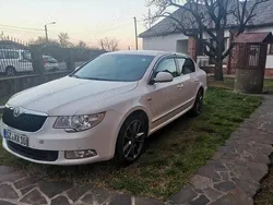 Utilizat 2012 Skoda Superb Berlinǎ | 5.990 EUR