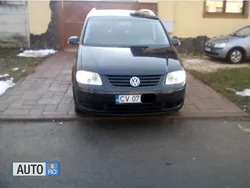 Negru Utilizat 2004 VW Touran Monovolum | 3.150 EUR (Preț OK)